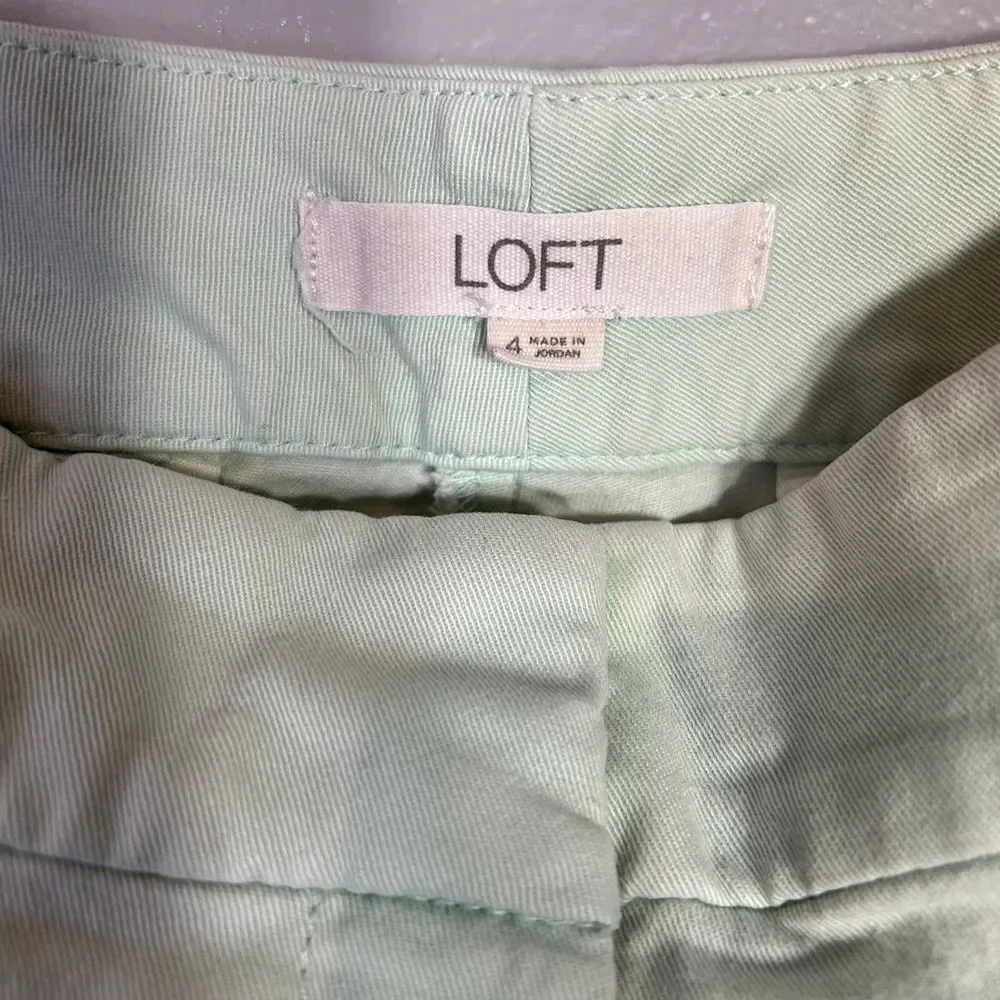 LOFT The Riviera Mint Green Chino Shorts Classic Summer Casual Size 4